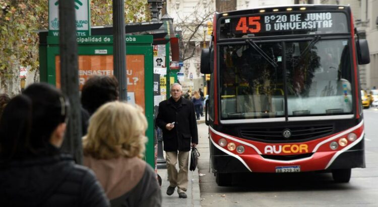 La UTA acató la conciliación obligatoria y se levantó el paro en el