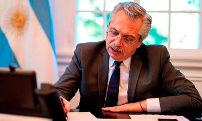 fernandez escribiendo 1