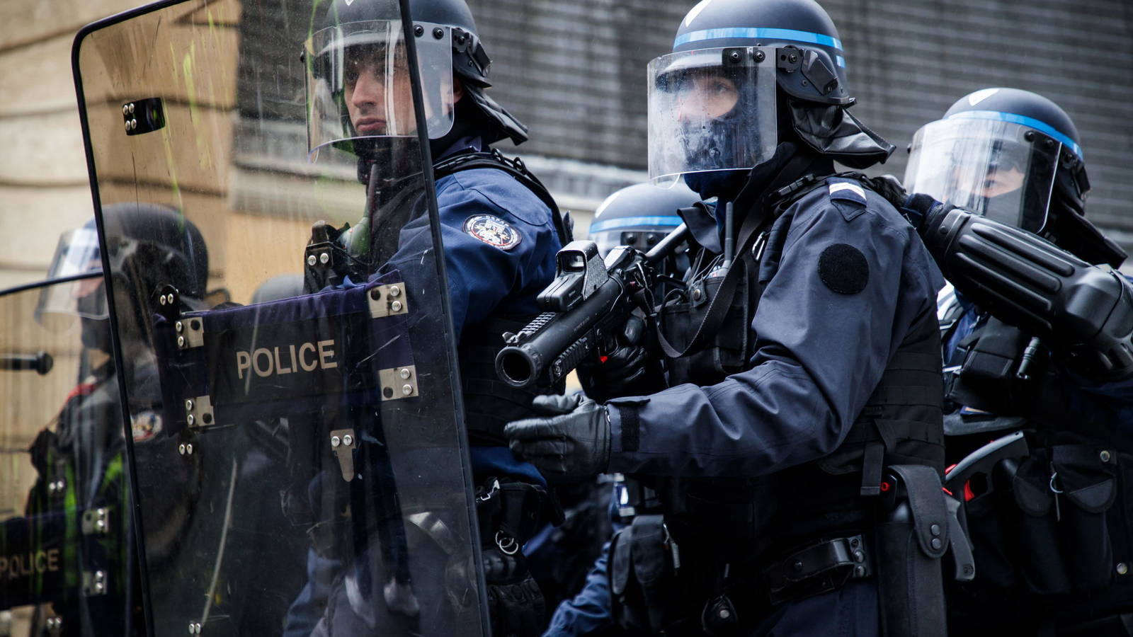 violencia policial la polemica estrategia de orden contra los chalecos amarillos