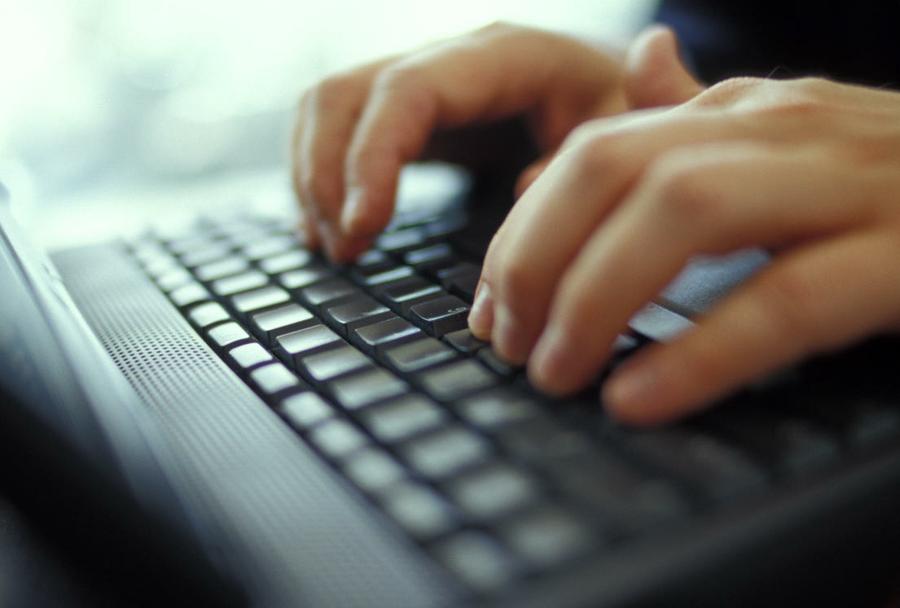 multimedia.normal.85ad2ded867ae706.7065646f66696c69612d20616275736f20696e7465726e65745f6e6f726d616c2e6a7067