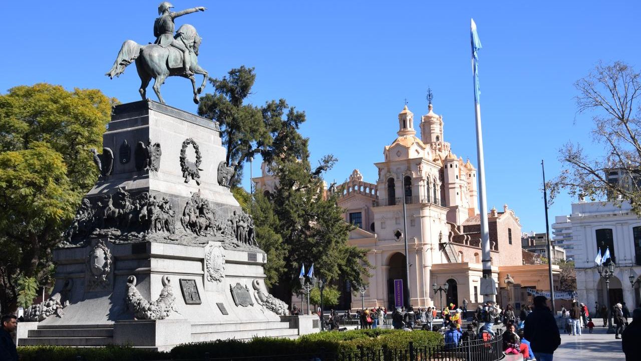 4Q4664KONVAGRD25R2KCIXCJOE