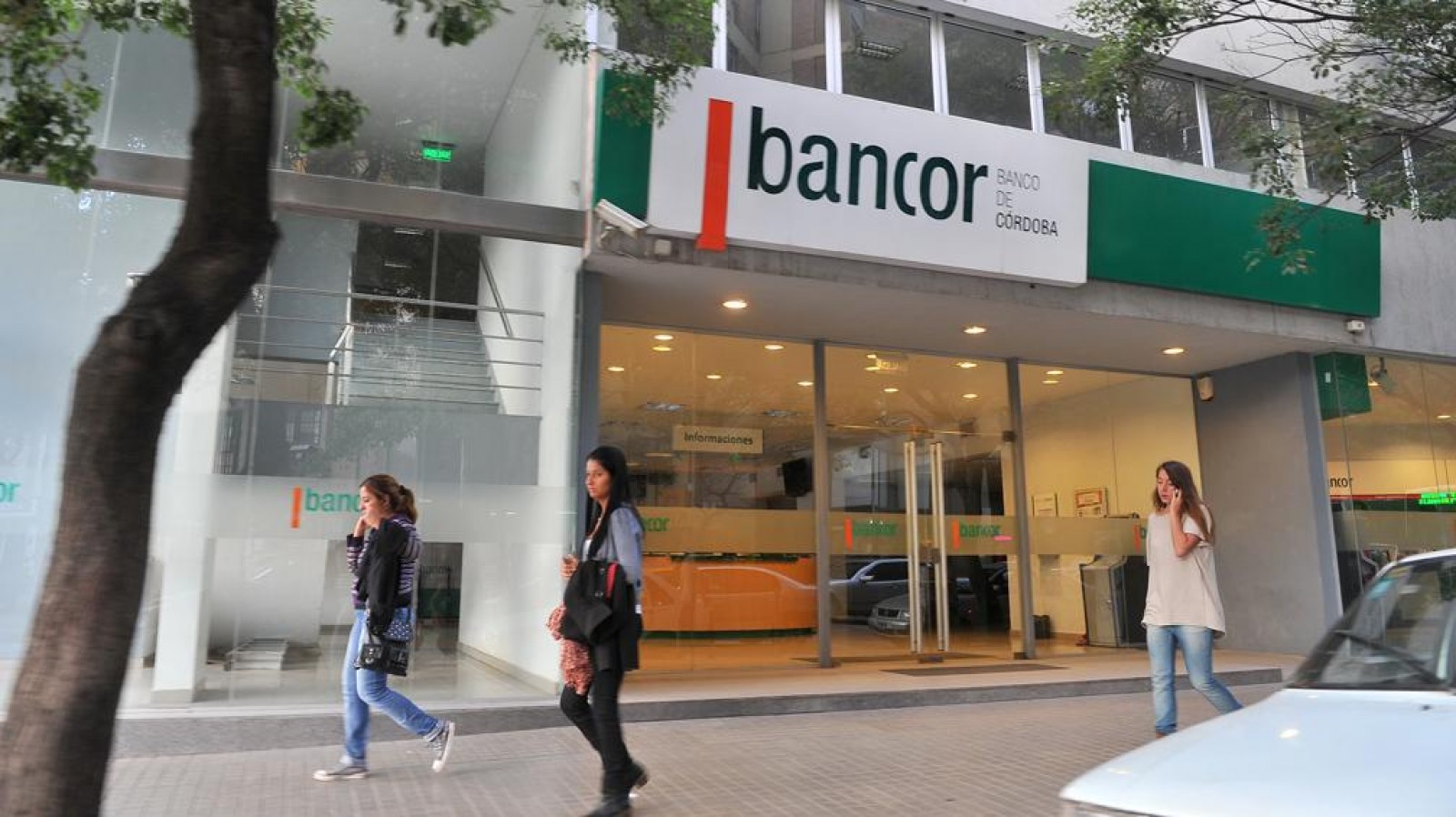 multimedia.grande.9a2bad409ec60287.62616e636f722030315f6772616e64652e6a7067