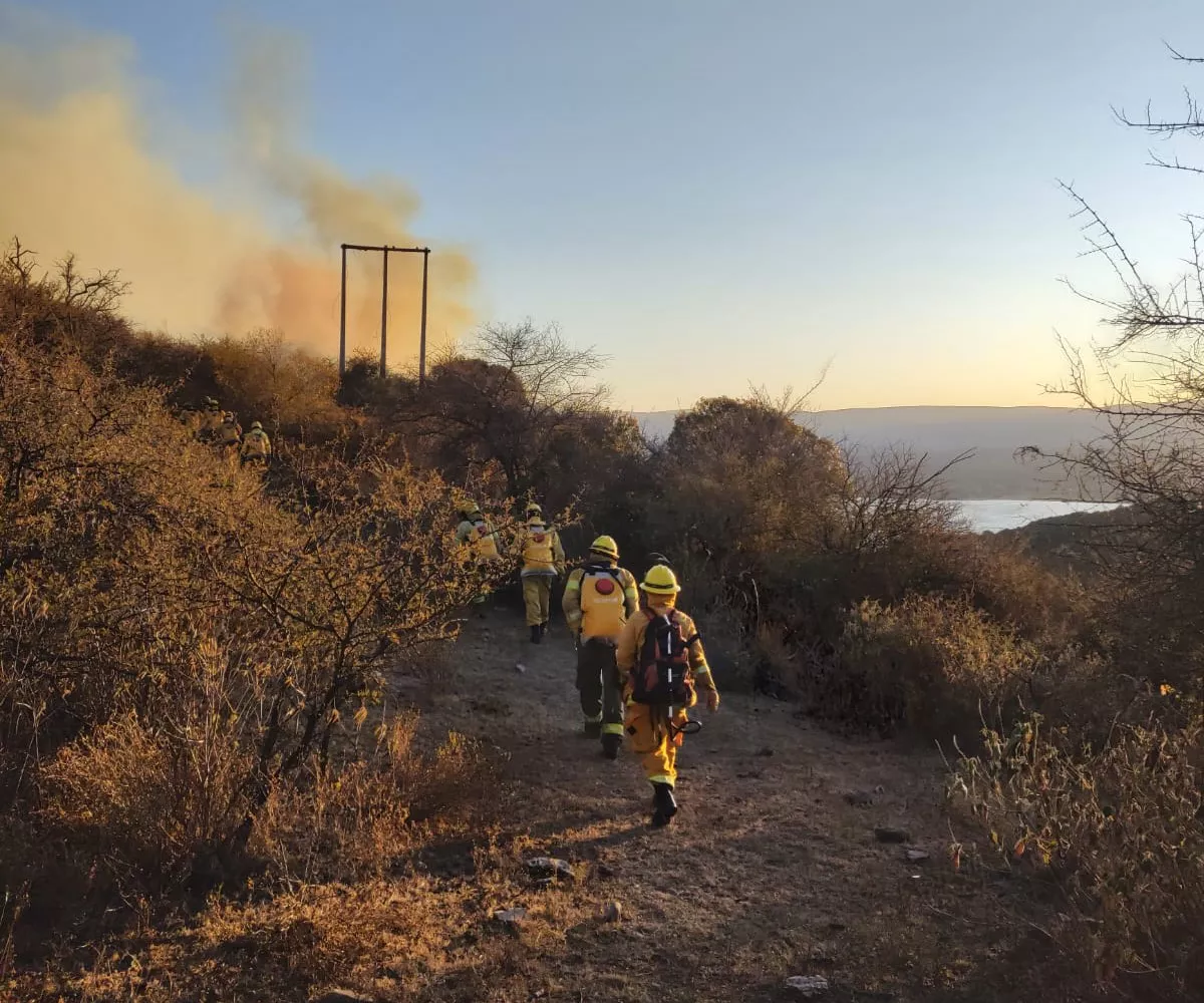 multimedia.normal.97ee63fed0891f4a.496e63656e64696f20656e2056696c6c61732043697564616420646520416dc35f6e6f726d616c2e77656270