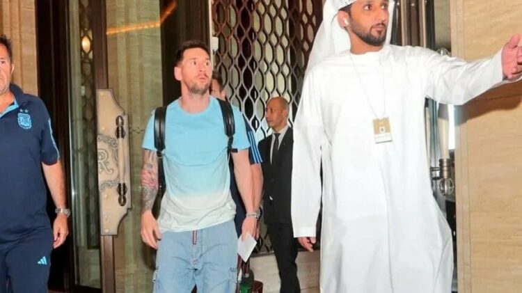 messi llegada abu dhabi 862x485 750x421 1