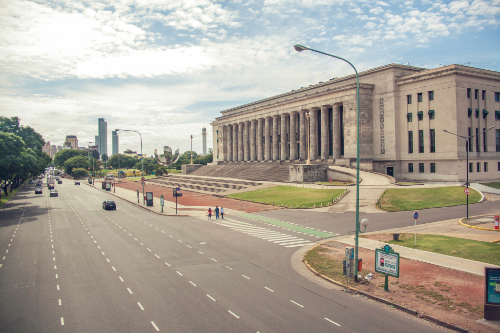 Facultad de Derecho 8617641510