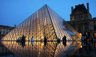 the glass pyramid is